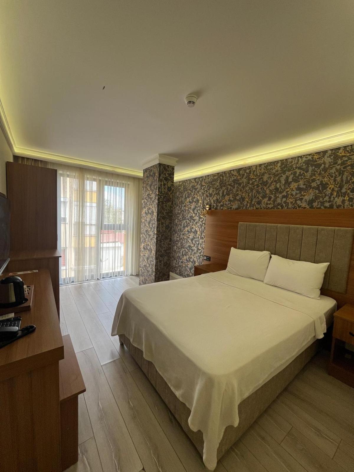 Golden Lux Hotel أنطاليا المظهر الخارجي الصورة