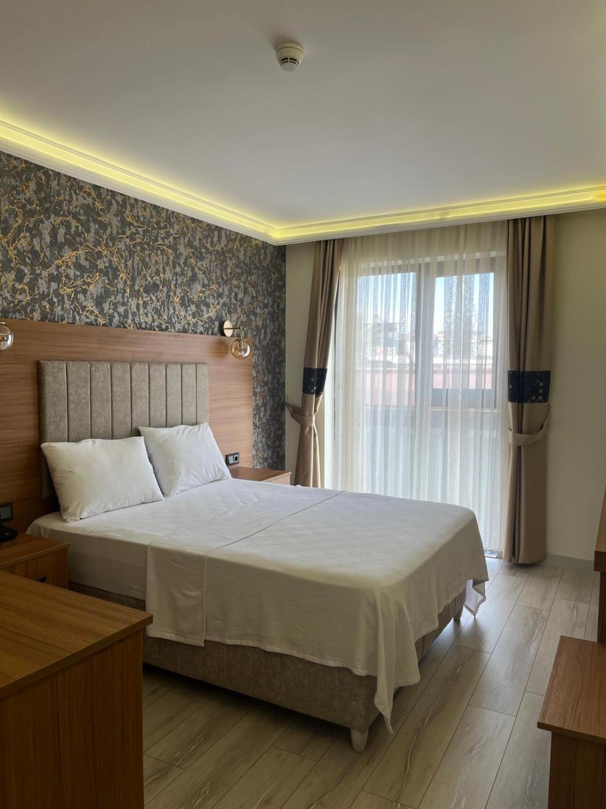 Golden Lux Hotel أنطاليا المظهر الخارجي الصورة